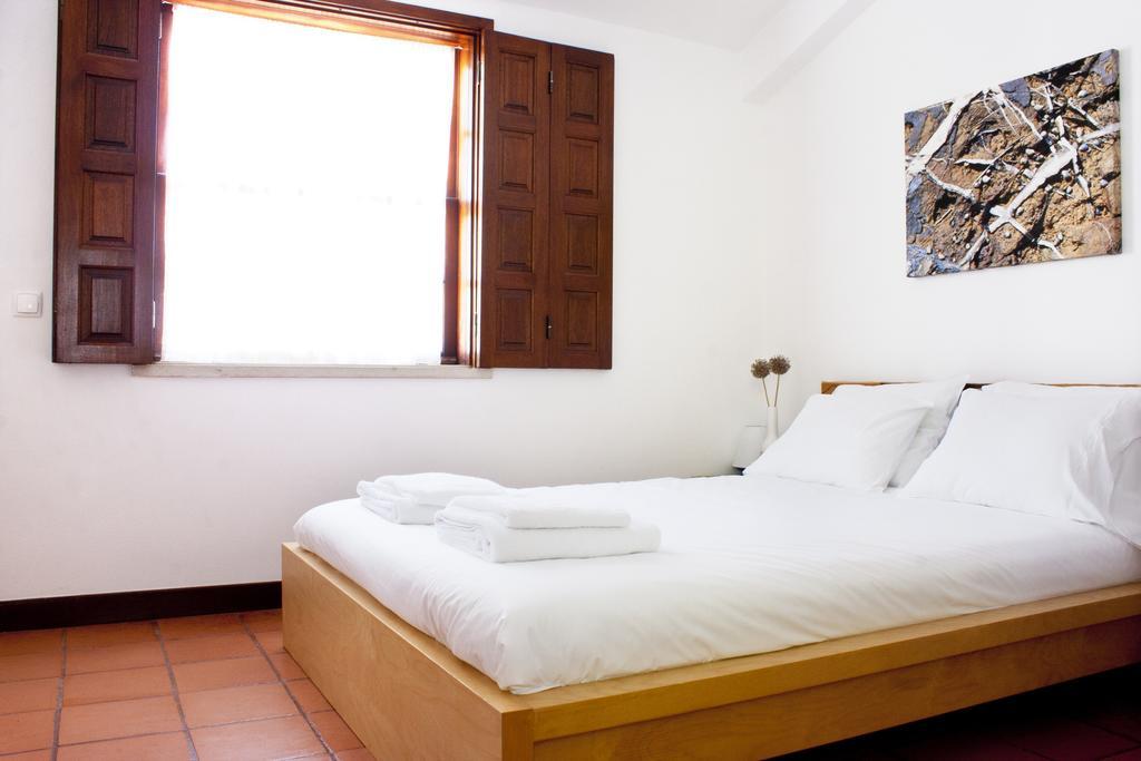 A Casa Da Arvore Bed & Breakfast Вила Нова де Милфонтеш Стая снимка