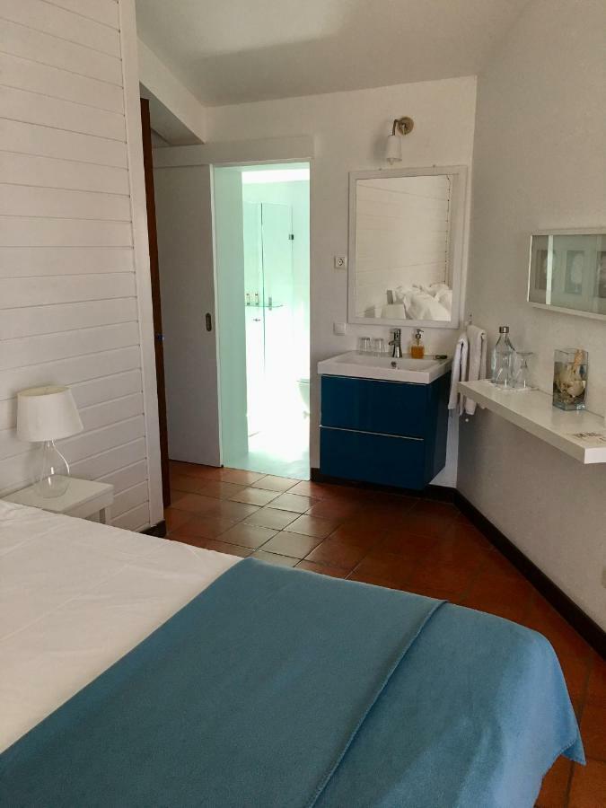 A Casa Da Arvore Bed & Breakfast Вила Нова де Милфонтеш Екстериор снимка